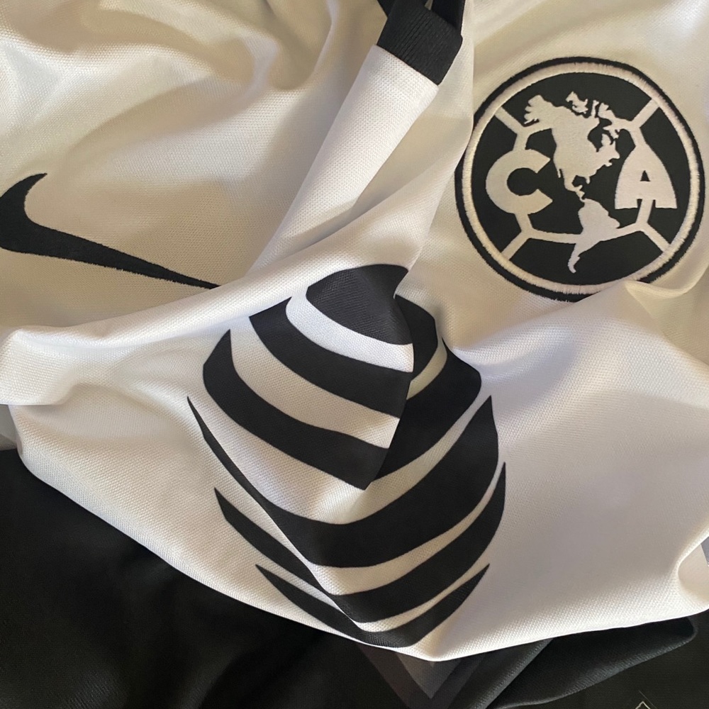 Club América 20/21 Liga Mx Away long sleeves - Picture 8 of 9